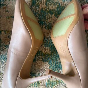 2 Pair 8.5 W Nine West & Walking Cradles Heels barely worn.